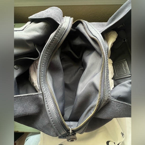 Coach Edie 42 Leather and Suede Shoulder Bag. - Picture 5 of 16